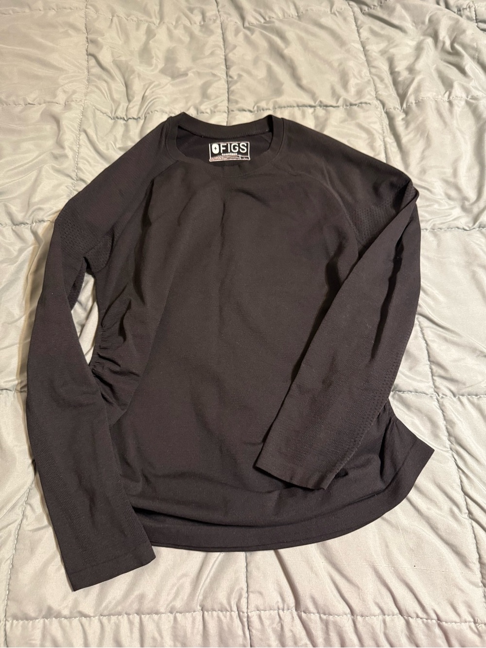 FIGS Women’s Long Sleeve Maternity Underscrub — Black